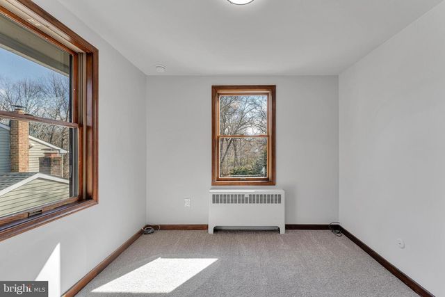 10 COLES AVE, Cherry Hill, NJ 08002