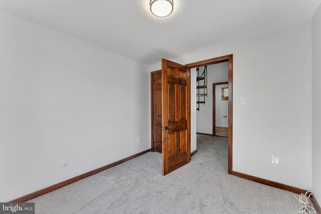 10 COLES AVE, Cherry Hill, NJ 08002