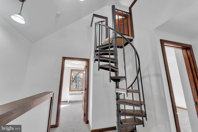 10 COLES AVE, Cherry Hill, NJ 08002