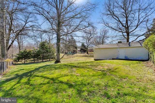 10 COLES AVE, Cherry Hill, NJ 08002