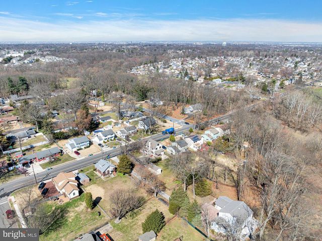 10 COLES AVE, Cherry Hill, NJ 08002