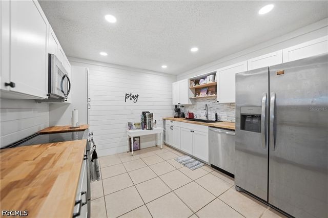 5625 Foxlake DR, North Fort Myers, FL 33917