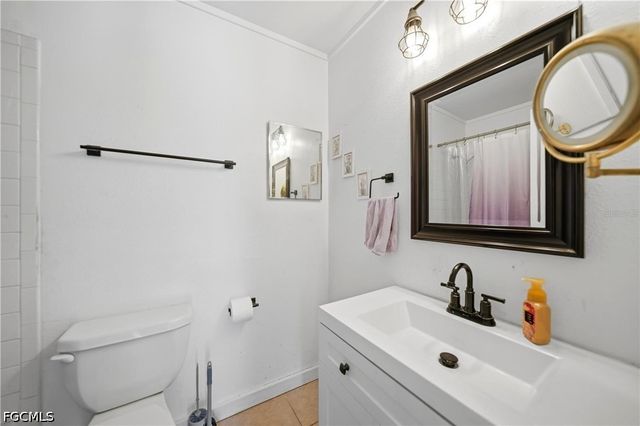 5625 Foxlake DR, North Fort Myers, FL 33917