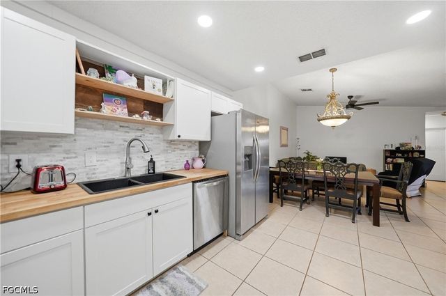 5625 Foxlake DR, North Fort Myers, FL 33917