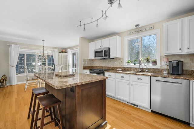 29 Appaloosa Way, Barnstable, MA 02648