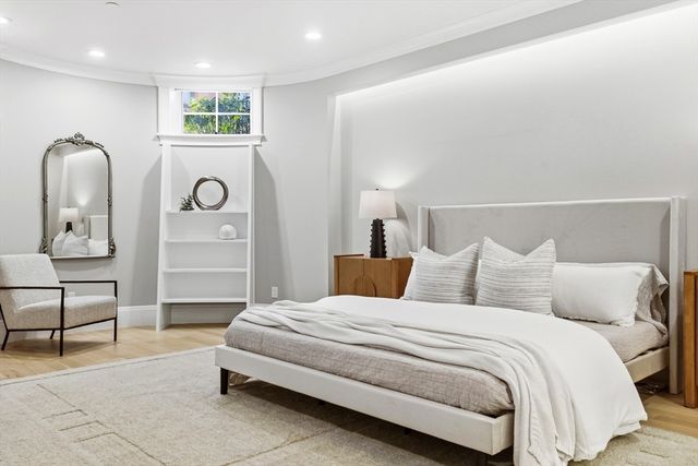 131 Saint Botolph St 1, Boston, MA 02115