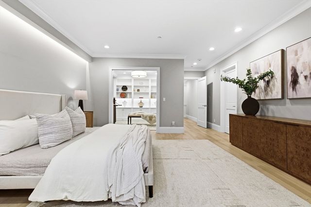 131 Saint Botolph St 1, Boston, MA 02115