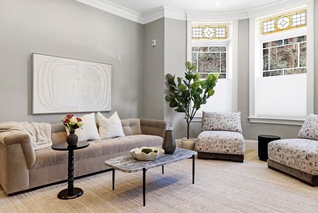 131 Saint Botolph St 1, Boston, MA 02115