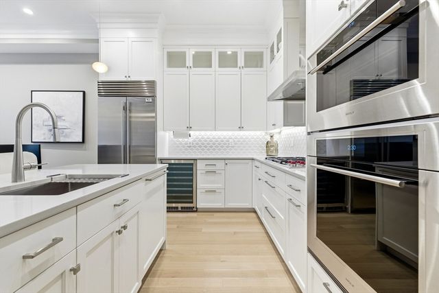 131 Saint Botolph St 1, Boston, MA 02115