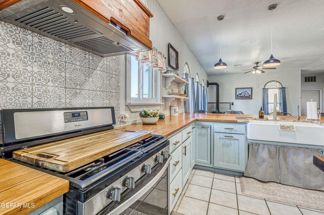 10 Calle de Tonantzin, La Mesa, NM 88044