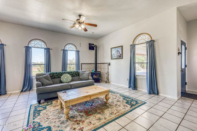 10 Calle de Tonantzin, La Mesa, NM 88044