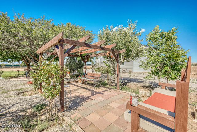 10 Calle de Tonantzin, La Mesa, NM 88044