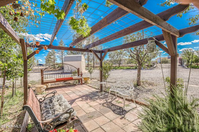 10 Calle de Tonantzin, La Mesa, NM 88044