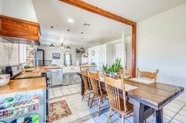 10 Calle de Tonantzin, La Mesa, NM 88044