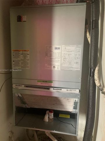 300 Nottingham Cir J, Green Acres, FL 33463