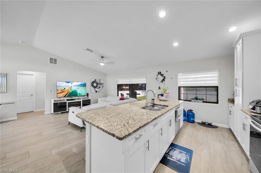 4014 6th ST W, LEHIGH ACRES, FL 33971 — photo 4