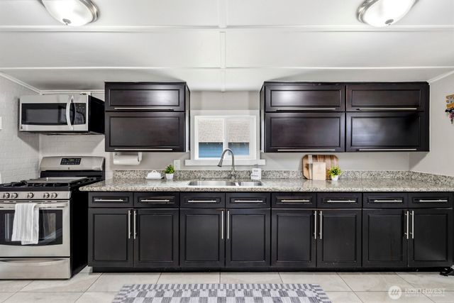 6504 S G Street, Tacoma, WA 98408