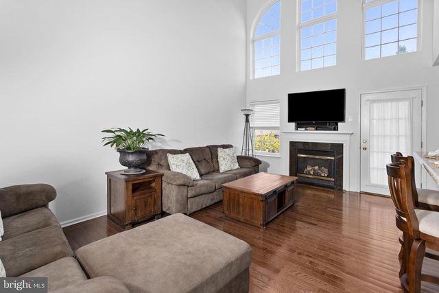 23 DURHAM DR, Columbus, NJ 08022