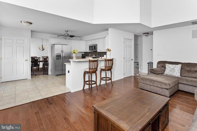 23 DURHAM DR, Columbus, NJ 08022