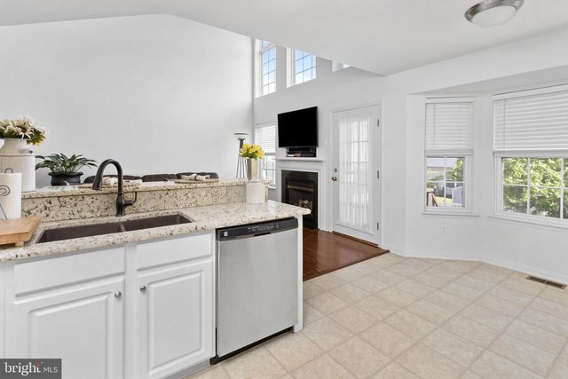 23 DURHAM DR, Columbus, NJ 08022