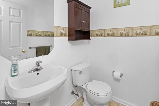 23 DURHAM DR, Columbus, NJ 08022