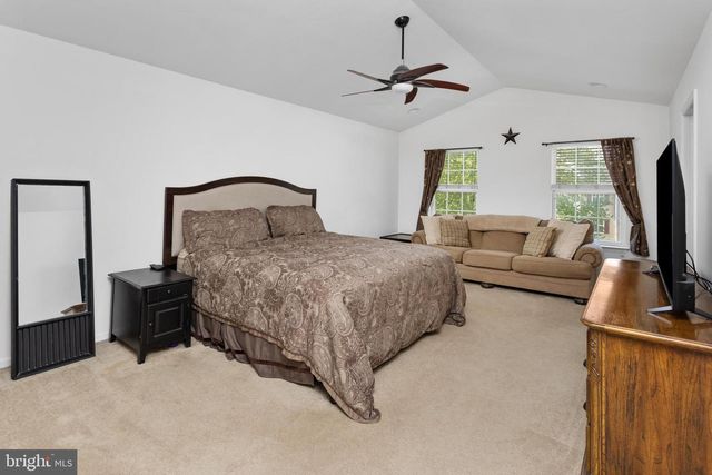 23 DURHAM DR, Columbus, NJ 08022