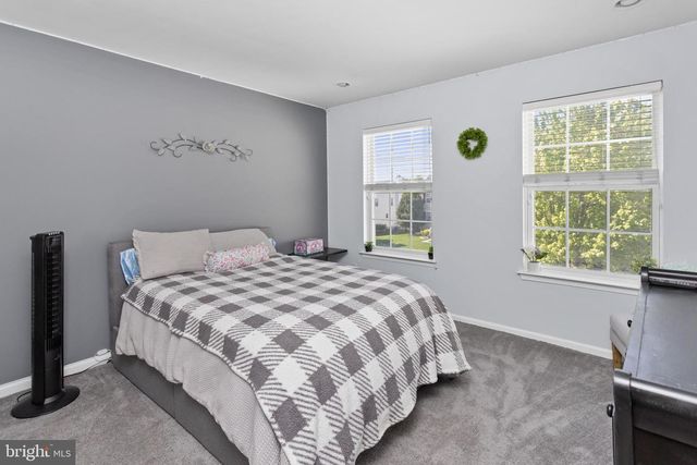 23 DURHAM DR, Columbus, NJ 08022