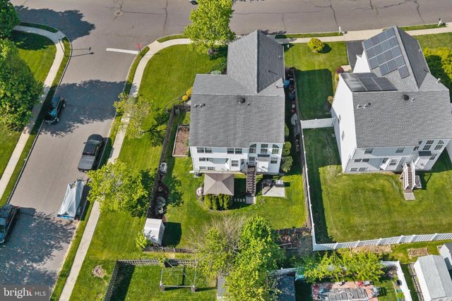 23 DURHAM DR, Columbus, NJ 08022