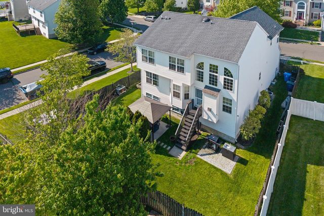 23 DURHAM DR, Columbus, NJ 08022