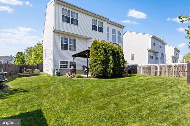23 DURHAM DR, Columbus, NJ 08022