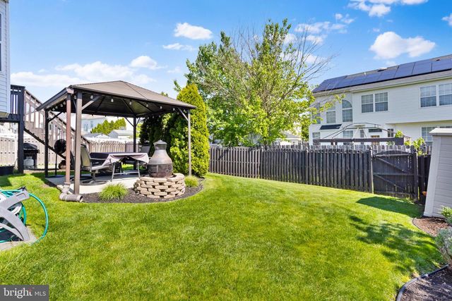 23 DURHAM DR, Columbus, NJ 08022