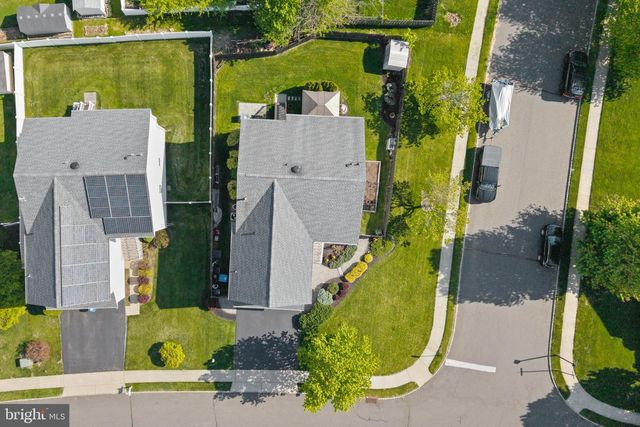 23 DURHAM DR, Columbus, NJ 08022