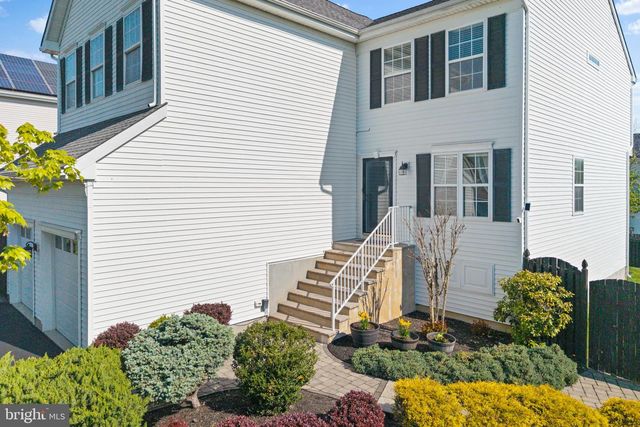 23 DURHAM DR, Columbus, NJ 08022