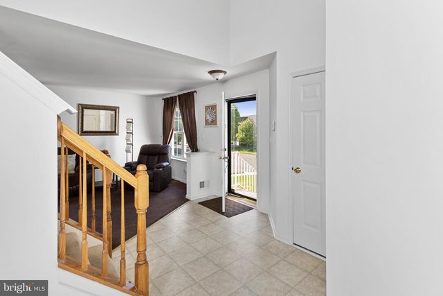 23 DURHAM DR, Columbus, NJ 08022