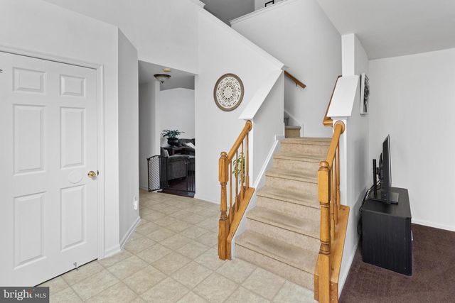 23 DURHAM DR, Columbus, NJ 08022