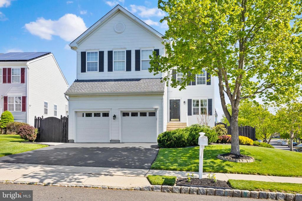 23 DURHAM DR, Columbus, NJ 08022