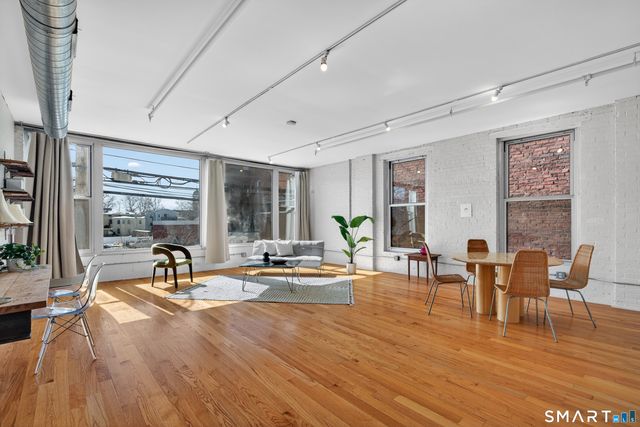 817 Grand Avenue 202, New Haven, CT 06511