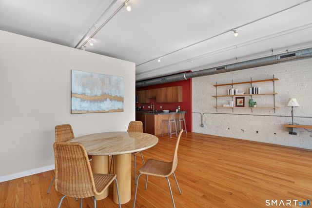 817 Grand Avenue 202, New Haven, CT 06511