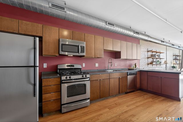 817 Grand Avenue 202, New Haven, CT 06511