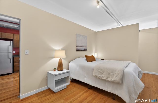 817 Grand Avenue 202, New Haven, CT 06511