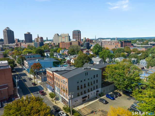 817 Grand Avenue 202, New Haven, CT 06511