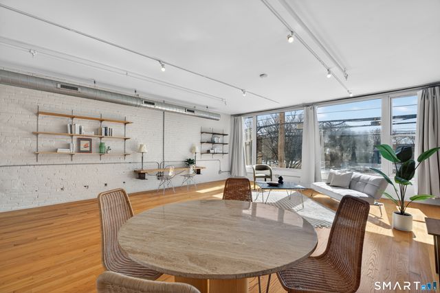 817 Grand Avenue 202, New Haven, CT 06511