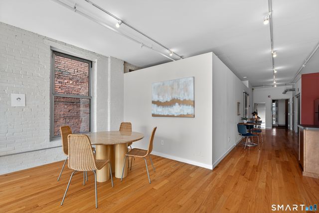 817 Grand Avenue 202, New Haven, CT 06511