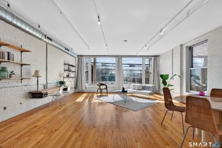 817 Grand Avenue 202, New Haven, CT 06511