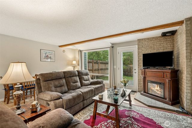 6504 109th Street E, Puyallup, WA 98373