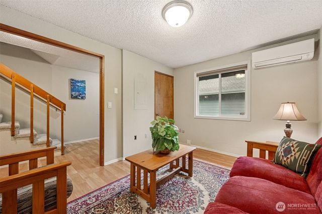 6504 109th Street E, Puyallup, WA 98373