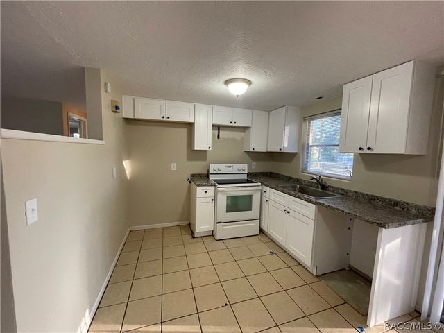 8 Rose Avenue, Beverly Hills, FL 34465