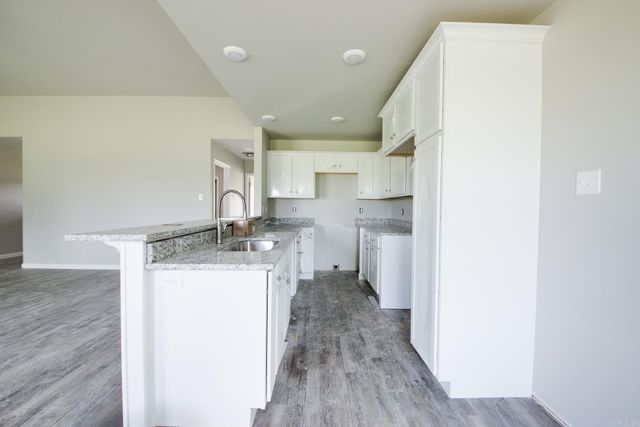 107 LLOYD HENDERSON Road, Beebe, AR 72012