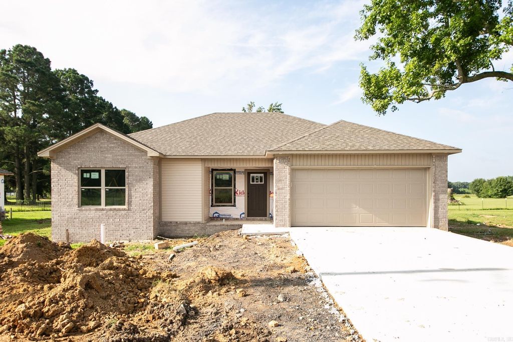 107 LLOYD HENDERSON Road, Beebe, AR 72012