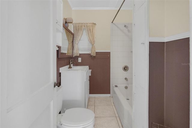 2413 CENTER AVENUE, Orlando, FL 32806